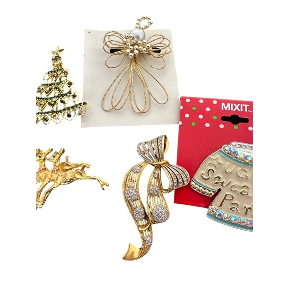 Vintage Christmas Themed Brooch Pin Set Mixit & More - Picture 5 of 9